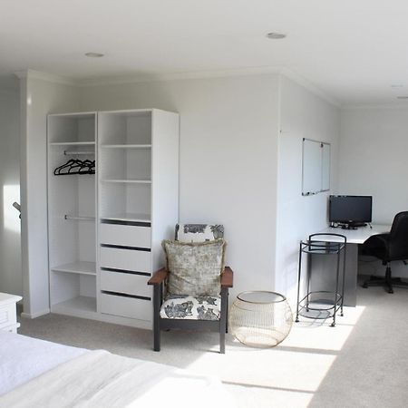 5-Min Walk To Village - Havelock North Holiday Home With Spa Pool Eksteriør billede