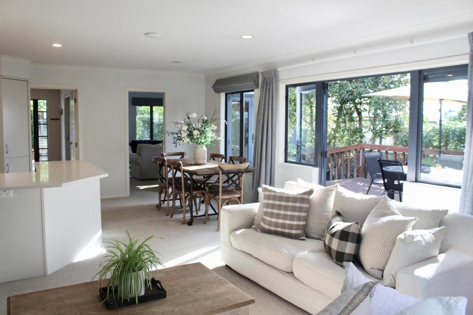 5-Min Walk To Village - Havelock North Holiday Home With Spa Pool Eksteriør billede